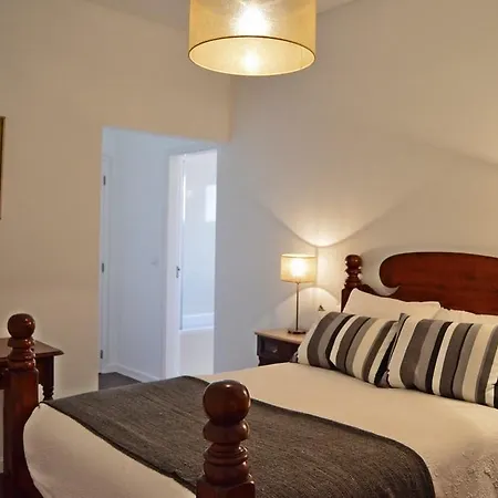 Casa Das Martas بيت للعطل *